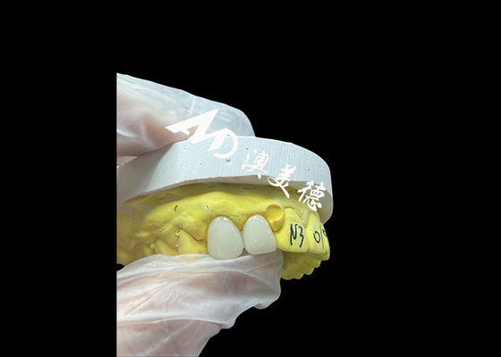 Bom preço Coroas dentárias de zircônio natural com alta resistência e biocompatibilidade on-line